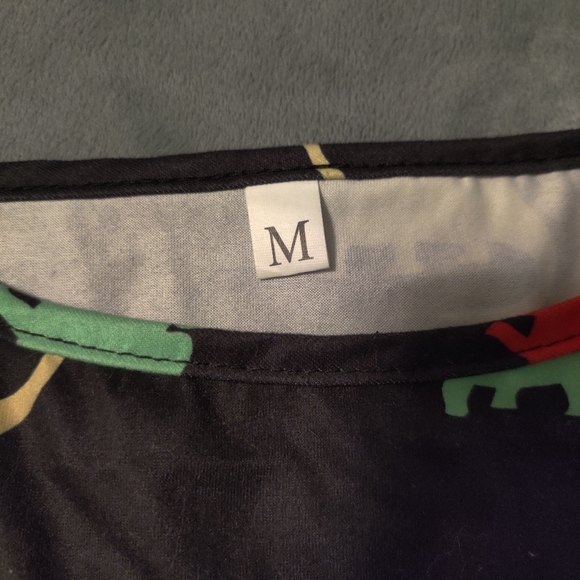 SHEIN 2 Piece Dinosaur Lounge Set - Picture 5 of 6